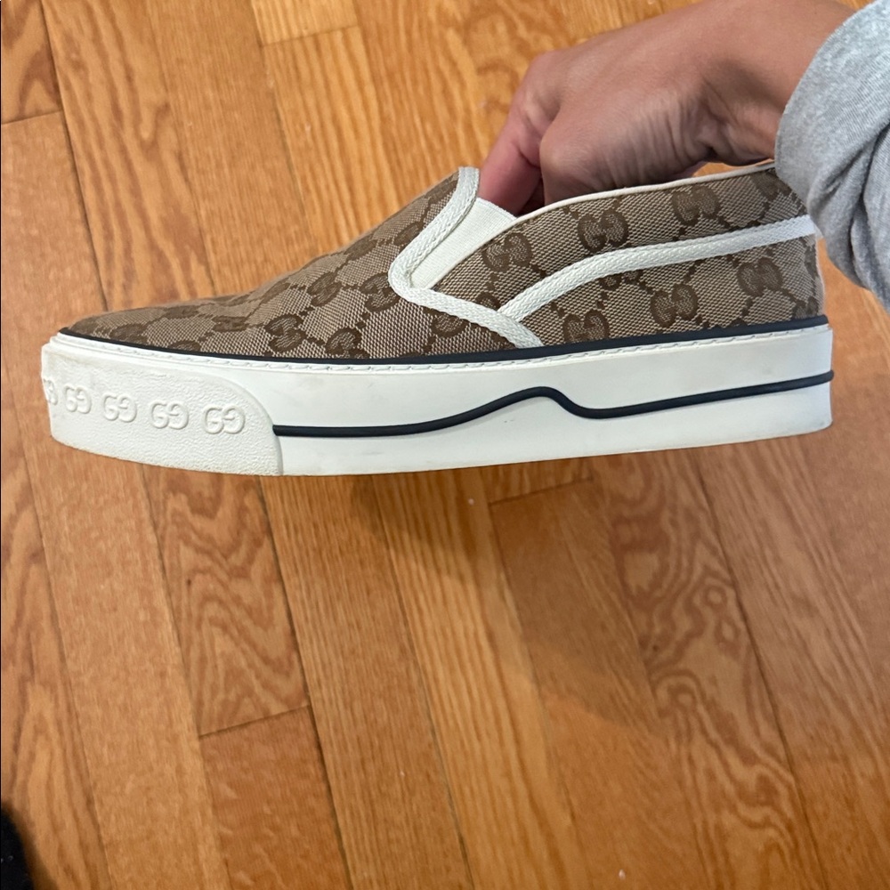 Gucci Women's Beige and White Slip-On Sneakers - Picture 5 of 7